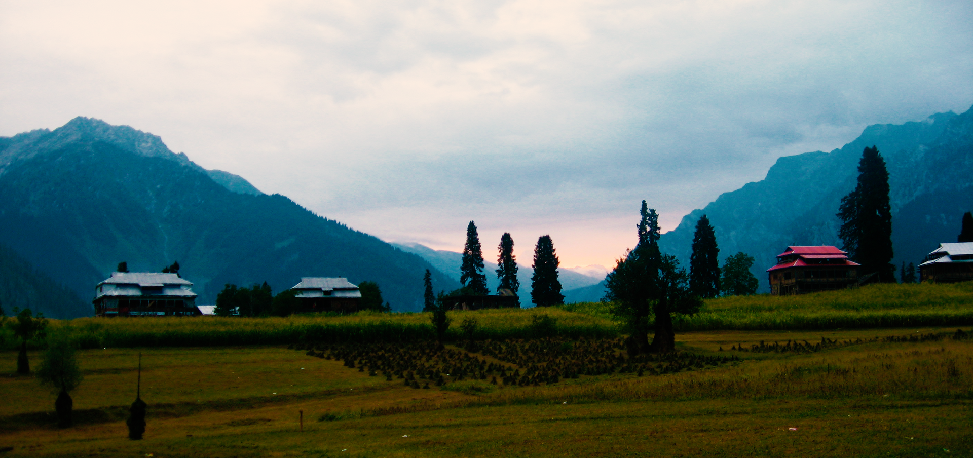 Neelum Valley Tour Cost 2026: Real Prices & Extras